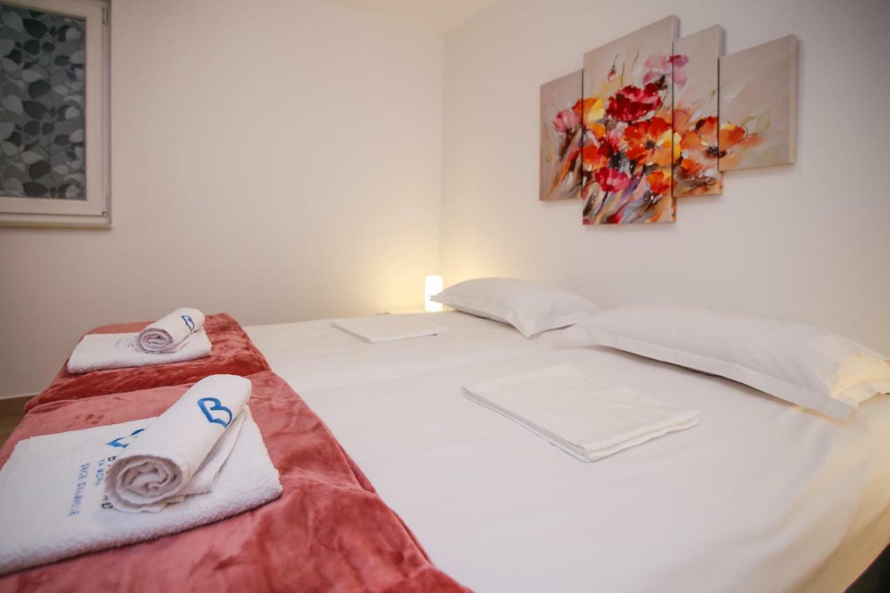Apartman L&A Apartment Биоград на Мору Екстериор снимка