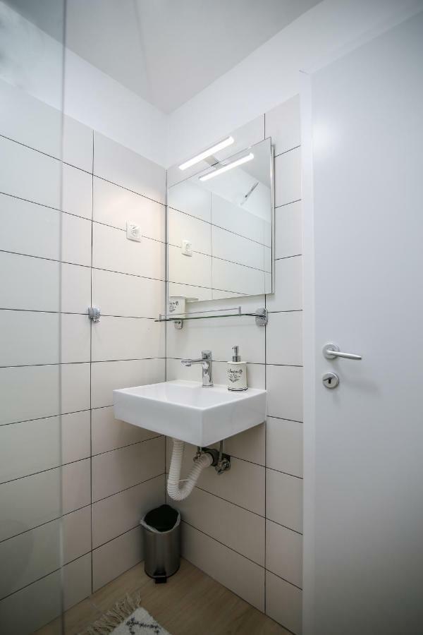 Apartman L&A Apartment Биоград на Мору Екстериор снимка